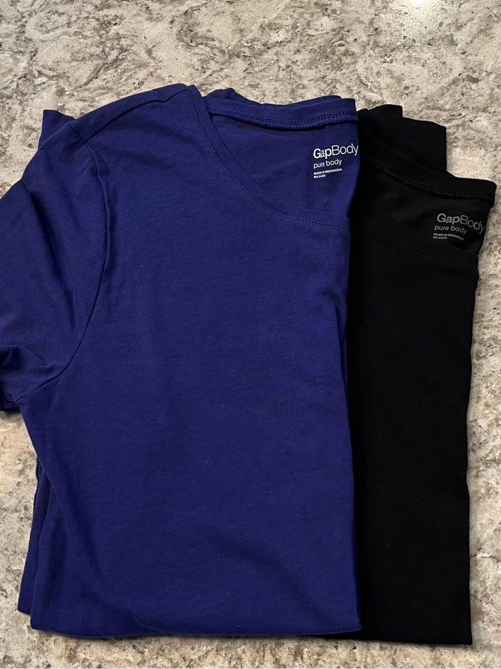 GapBody PureBody Navy and Black crewneck t-shirts with short sleeves Sz S